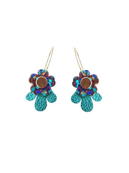 Boucles d'oreilles fleurs en cuir bleu et violet et bleu pailleté upcyclé modèle Tada - Majulette