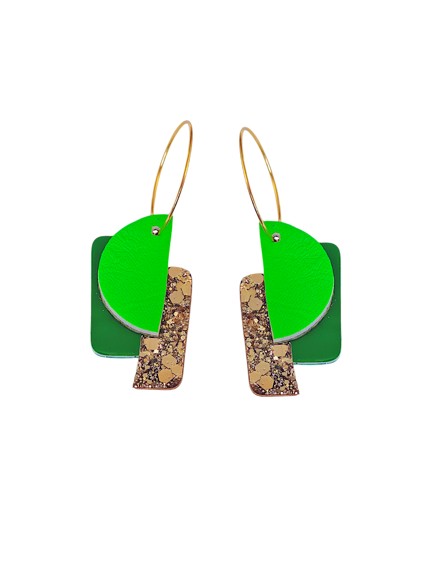 Boucles d'oreilles geometrique vert et metalisse porte modèle pop- Majulette