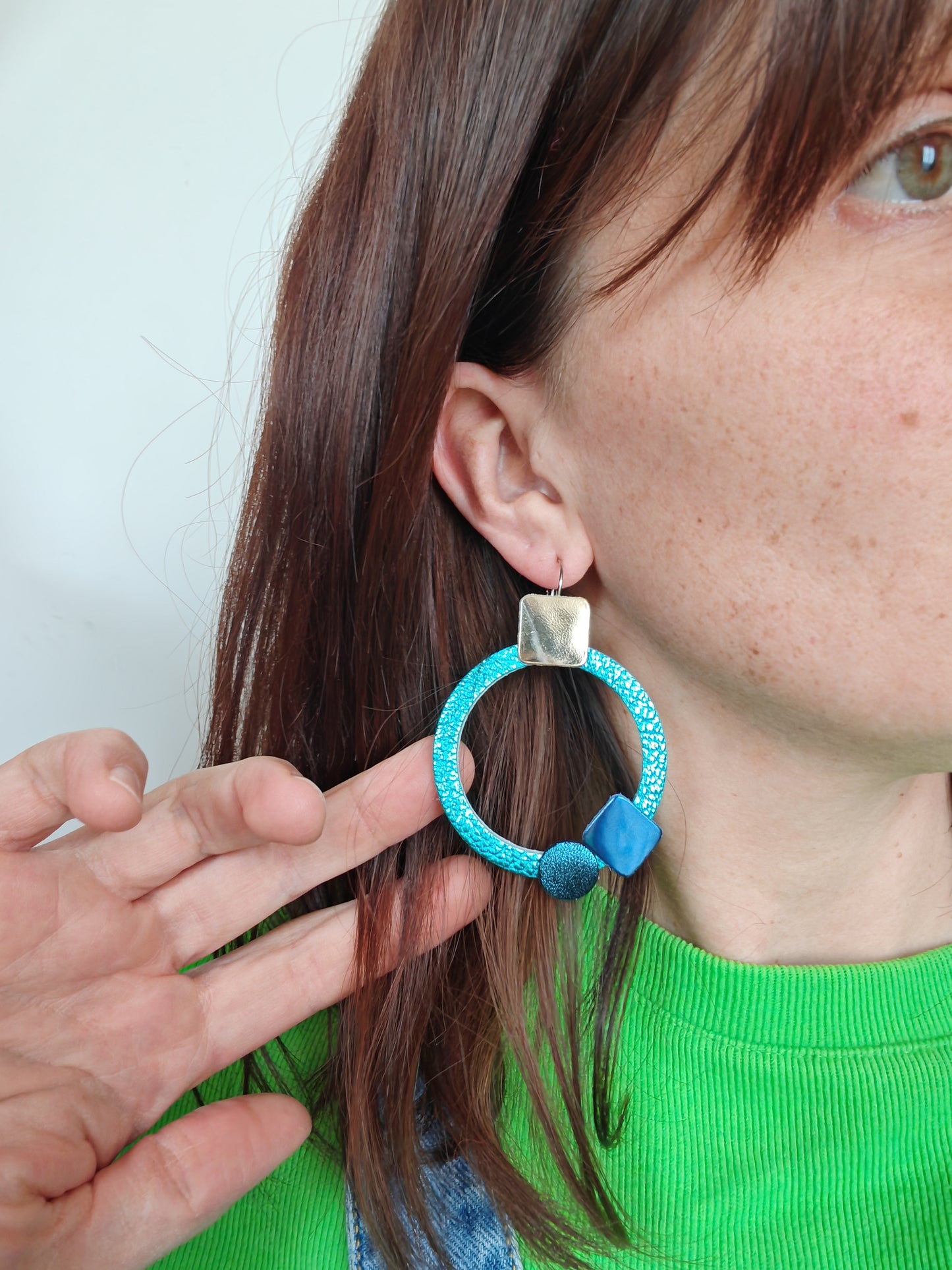 Boucles d'oreilles ronde et carre bleu porte modèle Ixia- Majulette