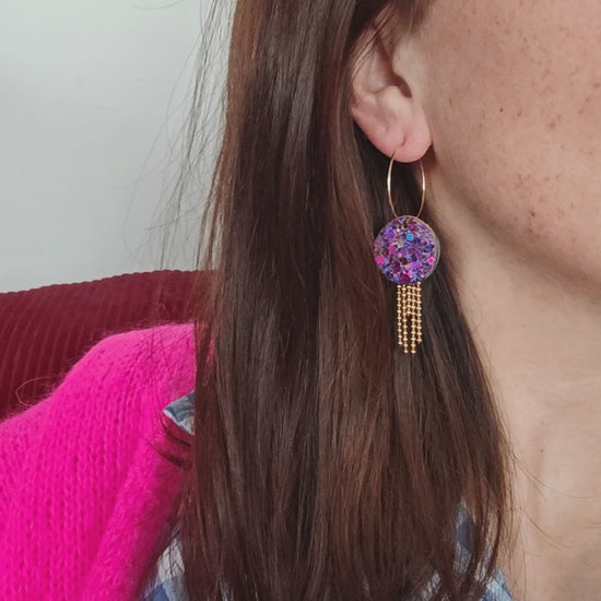 Boucles d'oreilles geometrique et pendante  violet paillette en cuir upcyclé modèle Splash- Majulette