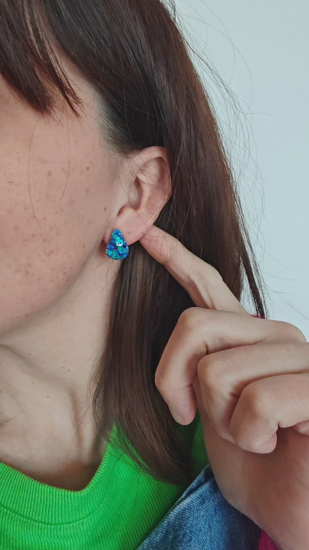Boucles d'oreilles  trio  géometrique en cuir  bleu pailleté upcyclé modèle Bim Bam Boom porte  - Majulette